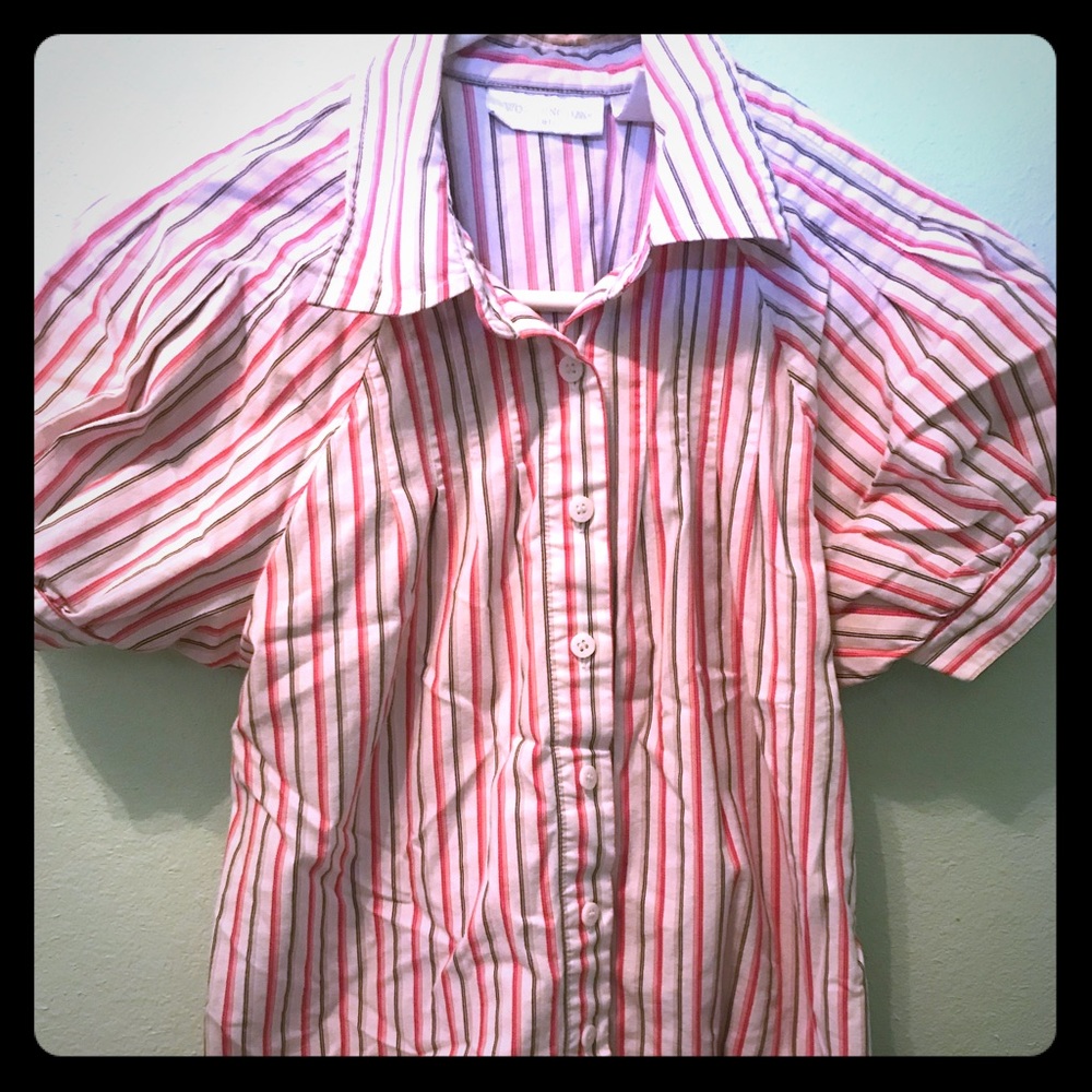 Short sleeve button down top